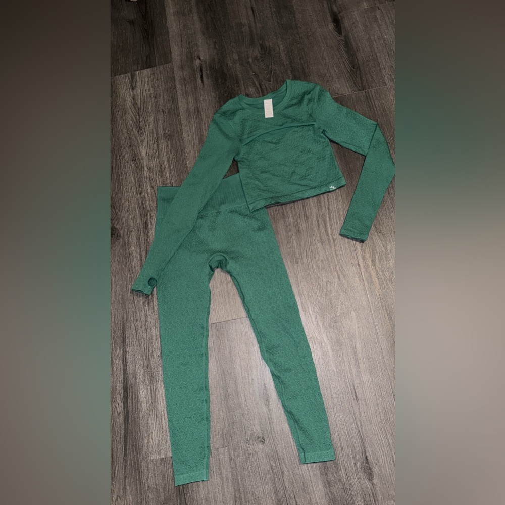 Activewear Set - Picture 2 of 2